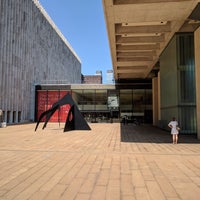 Foto tirada no(a) New York Public Library for the Performing Arts (LPA) por Brief E. em 7/19/2017