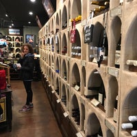 3/4/2018 tarihinde Jack B.ziyaretçi tarafından Wine A Bit Coronado'de çekilen fotoğraf