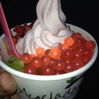 รูปภาพถ่ายที่ Ayelada Frozen Yogurt โดย Ashley B. เมื่อ 5/2/2013