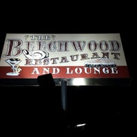 รูปภาพถ่ายที่ Beechwood Restaurant &amp;amp; Lounge โดย Raj เมื่อ 12/13/2013