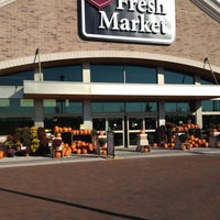 Photo taken at D&amp;amp;W Fresh Market by Dennis K. on 10/8/2012