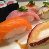 Снимок сделан в Sushi Han пользователем victor b. 11/14/2012