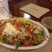 Photo taken at Chipotle Mexican Grill by Johnny L. on 9/27/2012