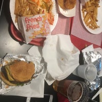 2/4/2018 tarihinde Vero B.ziyaretçi tarafından The Burger Garage'de çekilen fotoğraf