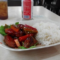 Photo taken at Kiat Lim Vegetarian Food 吉林素食 by DAvid C. on 5/18/2015