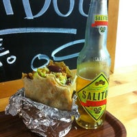 10/11/2012 tarihinde Kristof D.ziyaretçi tarafından Wrap Up Burritobar'de çekilen fotoğraf