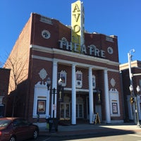 2/20/2017에 jon p.님이 Avon Theater Film Center, Inc.에서 찍은 사진