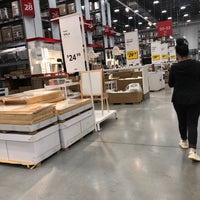 รูปภาพถ่ายที่ IKEA Halifax โดย Michael H. เมื่อ 8/26/2019