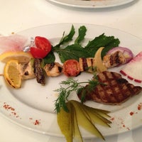 รูปภาพถ่ายที่ Rodos Balık Restaurant โดย Daisies เมื่อ 2/19/2013