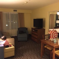 Foto tomada en Homewood Suites by Hilton  por King L. el 2/8/2016