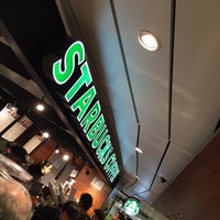 Photo taken at Starbucks by Wesley R. on 9/27/2015