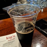 Foto diambil di Kip’s Authentic Irish Pub &amp;amp; Restaurant oleh Meredith B. pada 9/15/2019