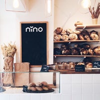 Foto tirada no(a) Nino Bakery por Basak em 3/5/2016