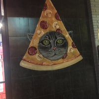 11/8/2016 tarihinde Joe B.ziyaretçi tarafından Heights Pizza'de çekilen fotoğraf