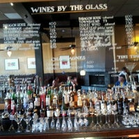 Das Foto wurde bei Paragon Restaurant &amp;amp; Bar von Kymber S. am 9/30/2012 aufgenommen