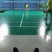 Photo taken at Nadda Badminton by Khunmhp on 9/10/2017