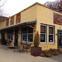 Foto diambil di Clingman Café oleh Bob M. pada 11/22/2013