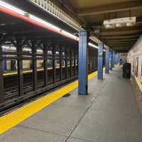 Photo taken at MTA Subway - 149th St/Grand Concourse (2/4/5) by Sandy C. on 12/31/2022