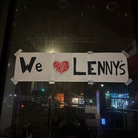 Foto tomada en Lenny&amp;#39;s Bagels  por Sandy C. el 8/3/2023