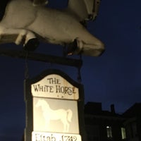 Foto tirada no(a) White Horse Tavern &amp;amp; Restaurant por R N. em 9/8/2017