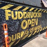รูปภาพถ่ายที่ Fuddruckers โดย David L. เมื่อ 4/20/2016