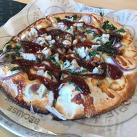 4/27/2018 tarihinde David L.ziyaretçi tarafından Pieology Pizzeria'de çekilen fotoğraf