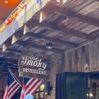 Photo prise au Ole Smoky Moonshine Distillery par TJ N. le10/6/2020