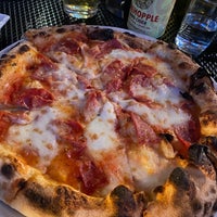 Foto scattata a Fiamme Pizzeria Napoletana da TJ N. il 10/1/2021