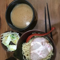 Photo taken at イツワ製麺所食堂 東神奈川店 by めん on 5/10/2017