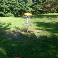 Photo taken at Frisbeegolf Tali by Topi on 6/22/2013