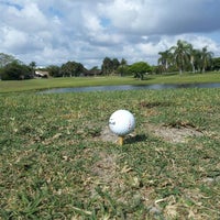 รูปภาพถ่ายที่ Briar Bay Golf Course โดย Frank L. เมื่อ 5/18/2013