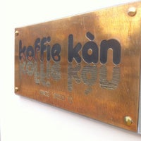 รูปภาพถ่ายที่ Koffie Kàn โดย Ben V. เมื่อ 6/17/2014