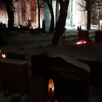 Photo taken at Helsingin pitäjän kirkon hautausmaa by Pia M. on 12/24/2018