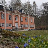 Photo taken at Kulosaaren Kartano by Pia M. on 5/7/2022