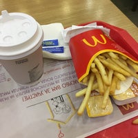 Photo taken at McDonald&amp;#39;s by Дарья В. on 1/2/2017