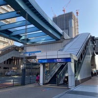 Photo taken at Yurikamome Toyosu Station (U16) by Susumu on 4/7/2021