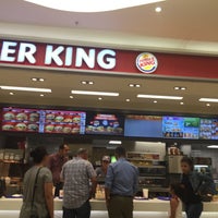 Photo taken at Burger King by Ertürk K. on 9/19/2016