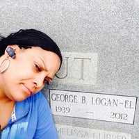 Photo prise au Lincoln Memorial Cemetery par Nicole So Bless B. le3/11/2014