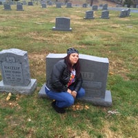 12/6/2014에 Nicole So Bless B.님이 Lincoln Memorial Cemetery에서 찍은 사진