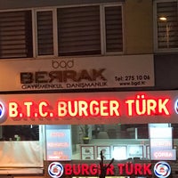 Photo taken at B.T.C Burger Türk by bozomota53 on 2/23/2017
