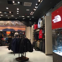 Photo taken at The North Face Chicago by Abdulaziz A. on 4/2/2016