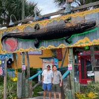 Photo taken at Fudpuckers Beachside Bar &amp;amp; Grill by Pauly W. on 4/21/2022