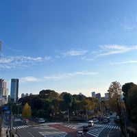 Photo taken at 南青山陸橋 by Nobara F. on 11/11/2022
