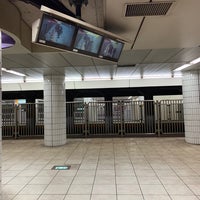Photo taken at 青山一丁目駅 3-4番線ホーム by Nobara F. on 2/9/2021