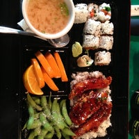 Foto tomada en Watanabe Sushi &amp;amp; Asian Cuisine  por Todd B. el 4/29/2013