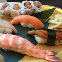 Снимок сделан в Tomo Japanese Restaurant пользователем Melinda H. 8/5/2017