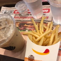 Photo taken at Burger King by ℝ•𝕆•𝕊•𝔼® on 1/27/2019