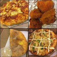 Photo taken at Domino&amp;#39;s Pizza by ℝ•𝕆•𝕊•𝔼® on 8/27/2016