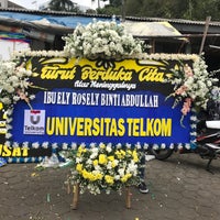 Photo taken at Pasar Bunga Wastukencana by Id T. on 9/11/2021