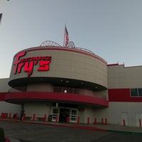 Review Fry's Electronics